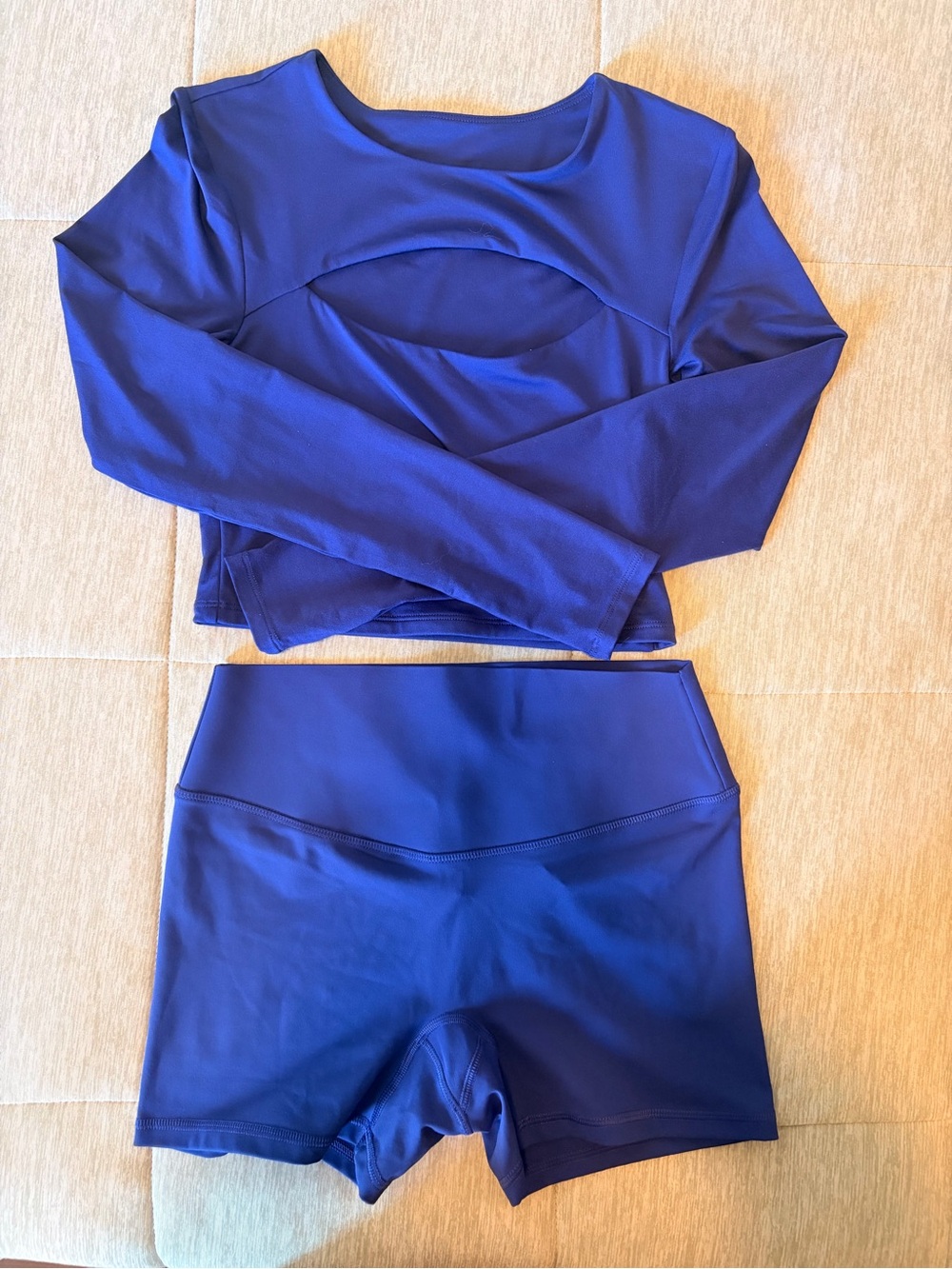 Royal Blue Two-Piece Active Set - Long Sleeve Crop Top & High-Waist Shorts - Picture 3 of 4
